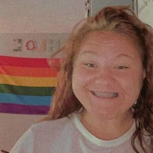 Meet your Posher, Chloe